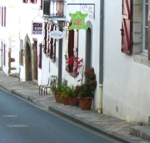 2012 Alice Angevin, L'Atelier des Sacs à M'Alice à La Bastide Clairence de la place