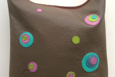 Alice Angevin, Les Sacs à M'Alice, Pochette Ttipia Taupe Neuil