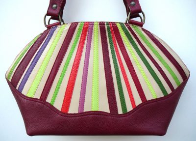 Alice Angevin, Les Sacs à M'Alice Sac à Main Élégant Bandes de cuirs parées Arrondi rouge