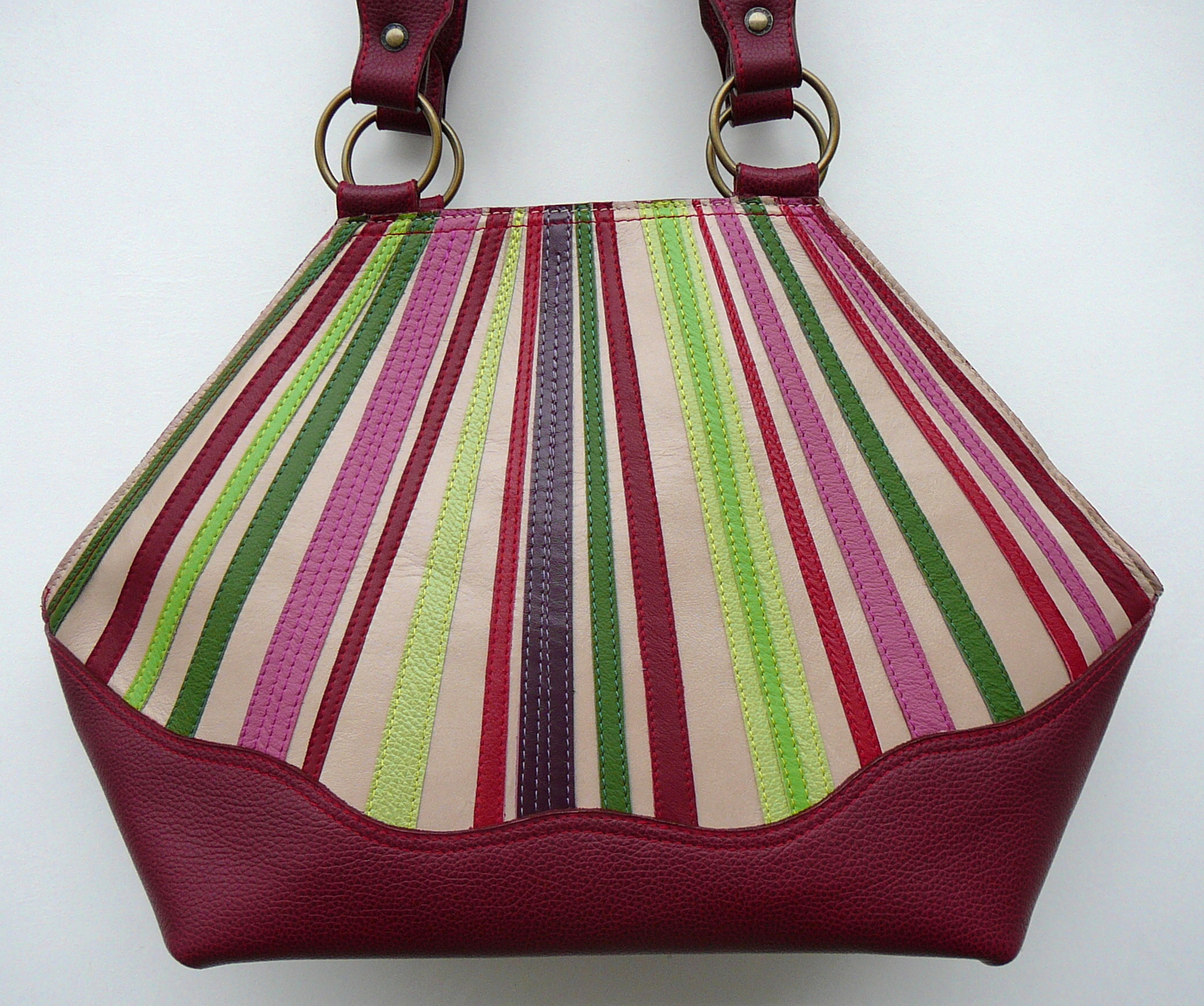 Alice Angevin, Les Sacs à M'Alice Sac à Main Elegant Bandes de cuirs parées, bordeaux, olive