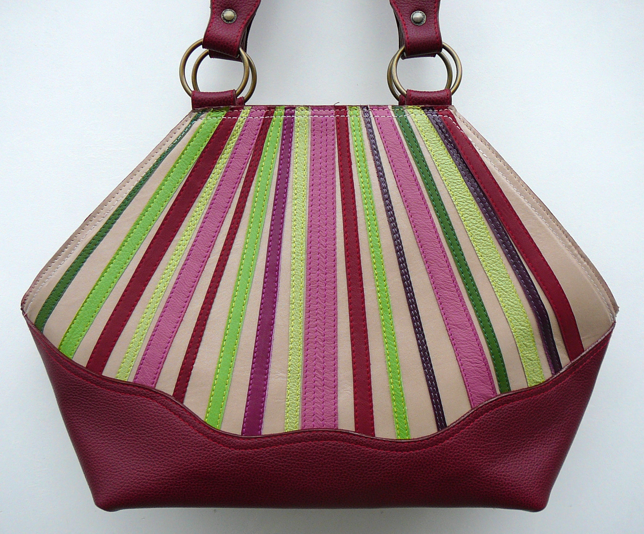 Alice Angevin, Les Sacs à M'Alice Sac à Main Elegant Bandes de cuirs parées, rouge