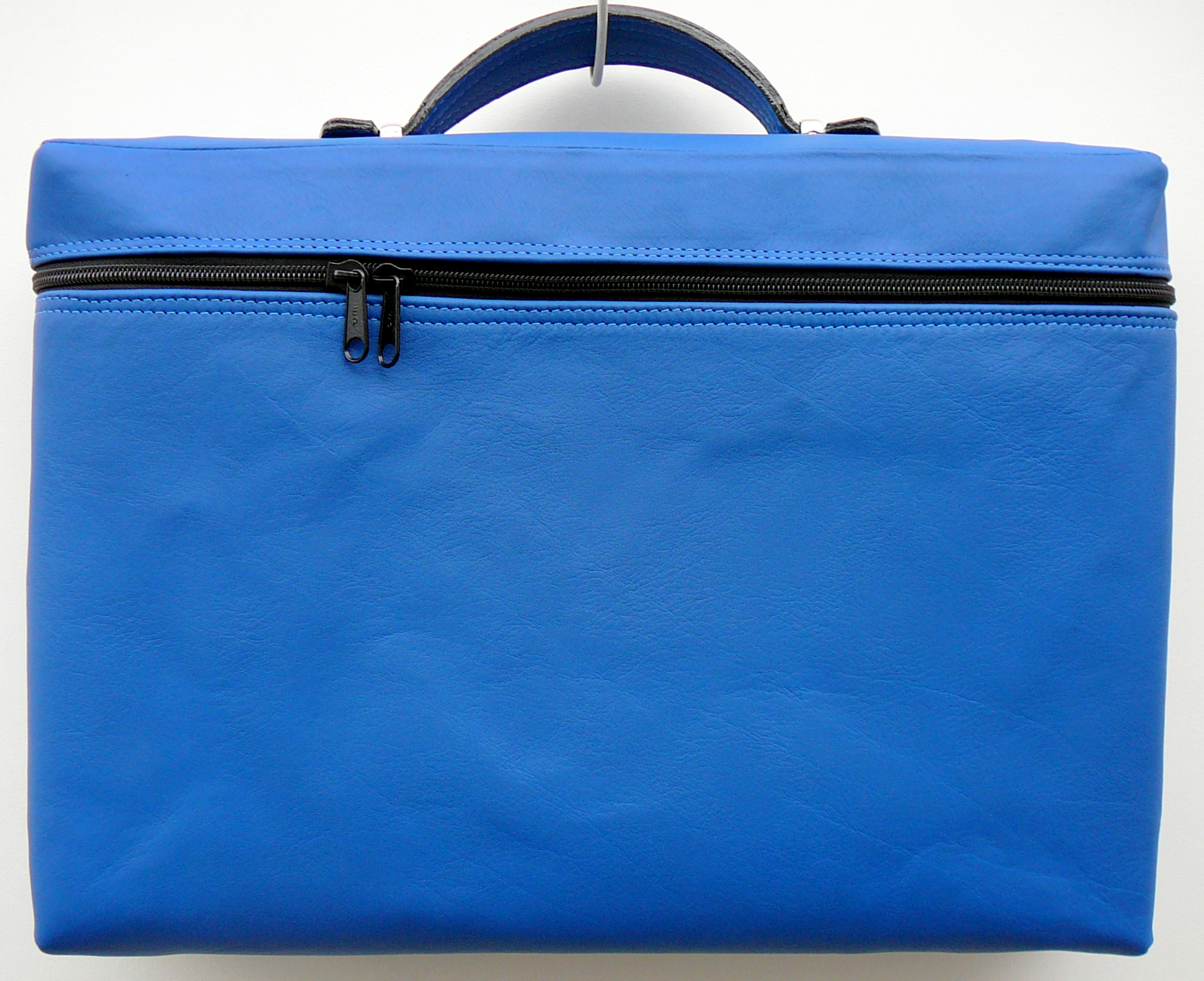 Alice Angevin, Les Sacs à M'Alice Housse à PC Portable Zippée veau bleu dur