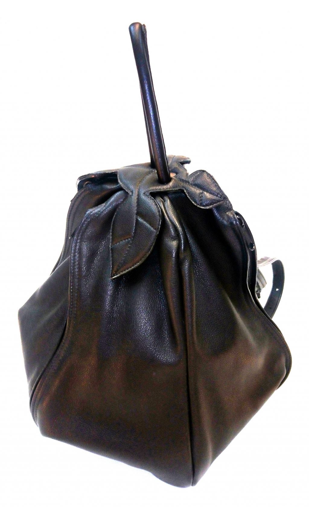 Alice Angevin, Les Sacs à M'Alice Sac à Dos Poire T2, Veau grainé noir, côté