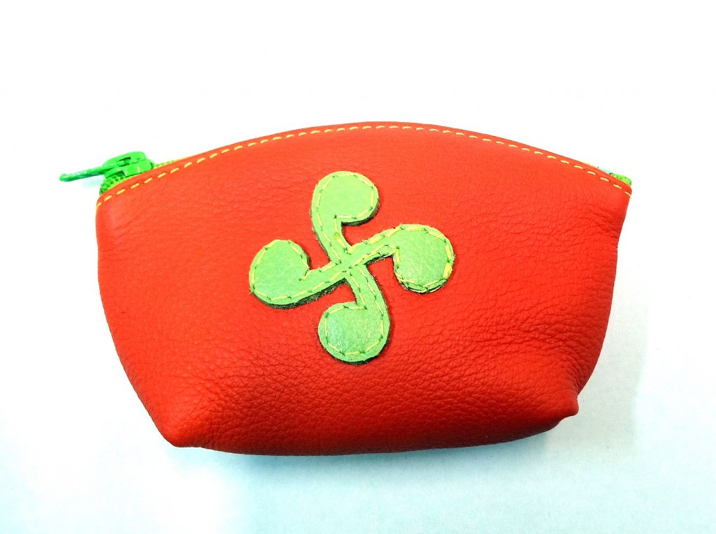 A.A. Les Sacs à M'Alice Porte-monnaie Trapèze Orange croix anis, devant
