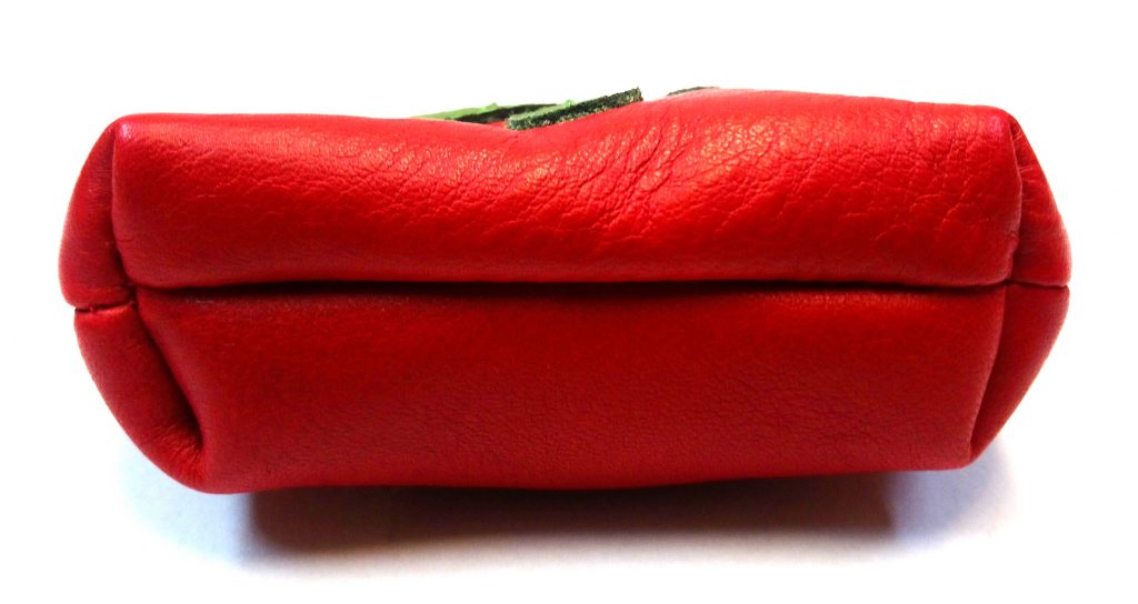 A.A. Les Sacs à M'Alice Porte-monnaie Trapèze Rouge croix verte, dessous