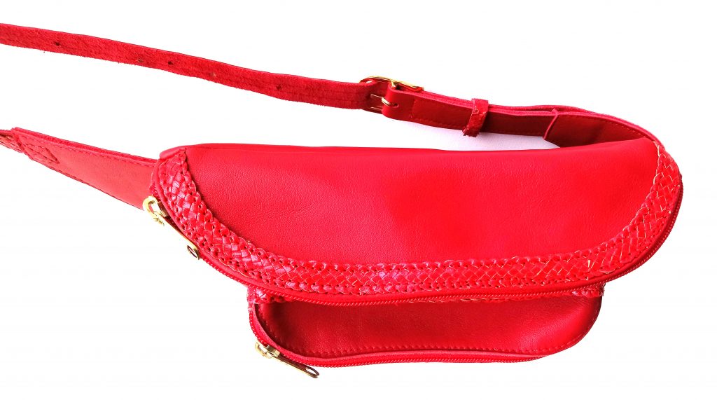 A.A.Les Sacs à M'Alice, Banane 26x20, veau tresse rouge, vue dessus