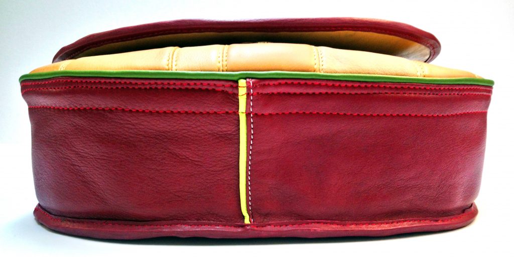 A.A.Les Sacs à M'Alice Sac à Main Gibecière beiges rayé rouge dessous