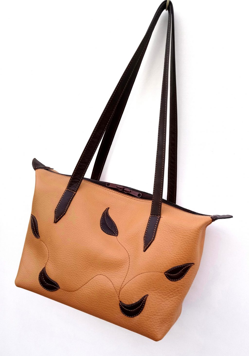 A.A.Les Sacs à M'Alice Sac à main Champlan Beige, feuilles et poignets marron, coté droit