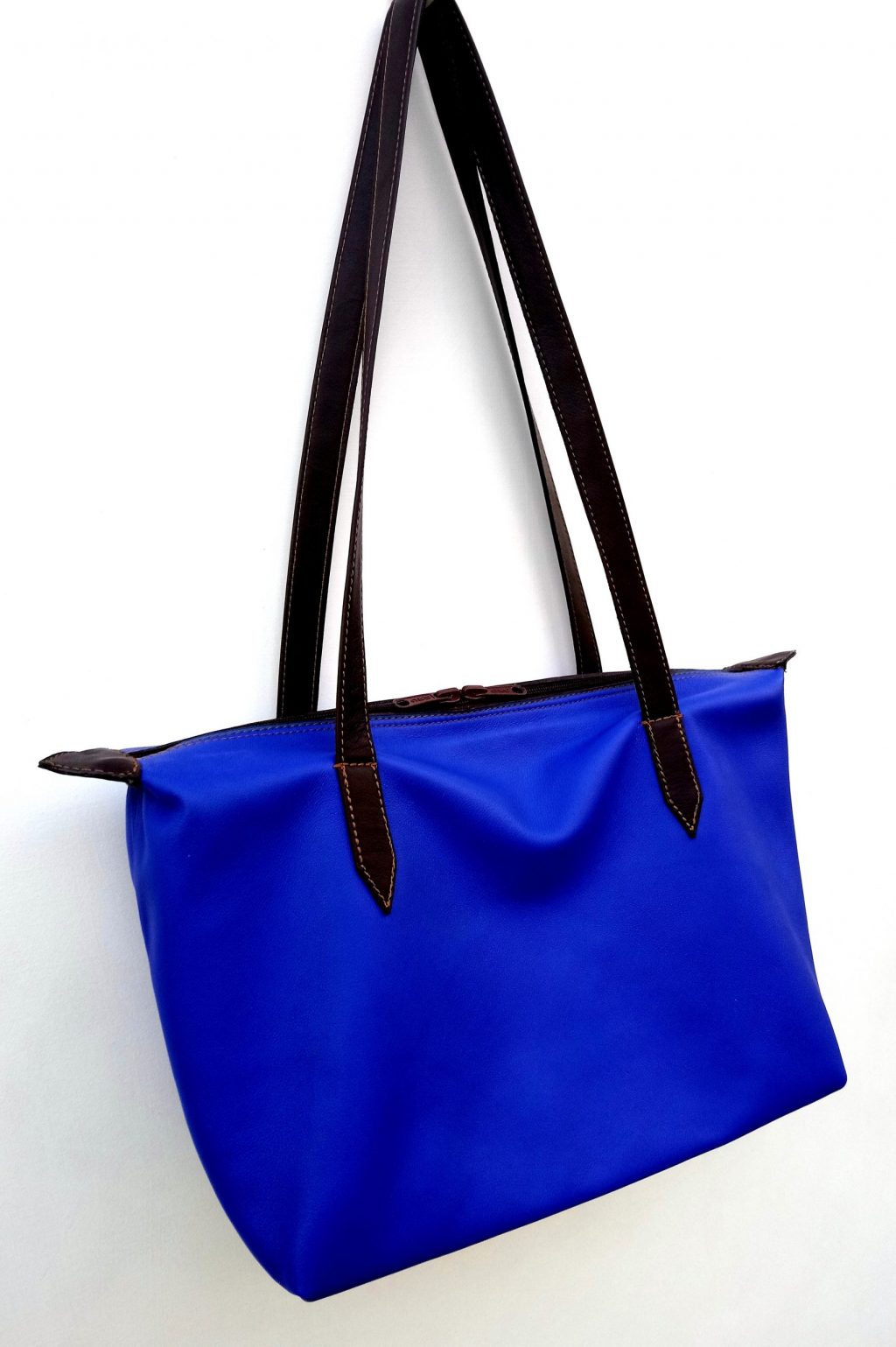 A.A.Les Sacs à M'Alice Sac à main Champlan Bleu, poignets marron, coté