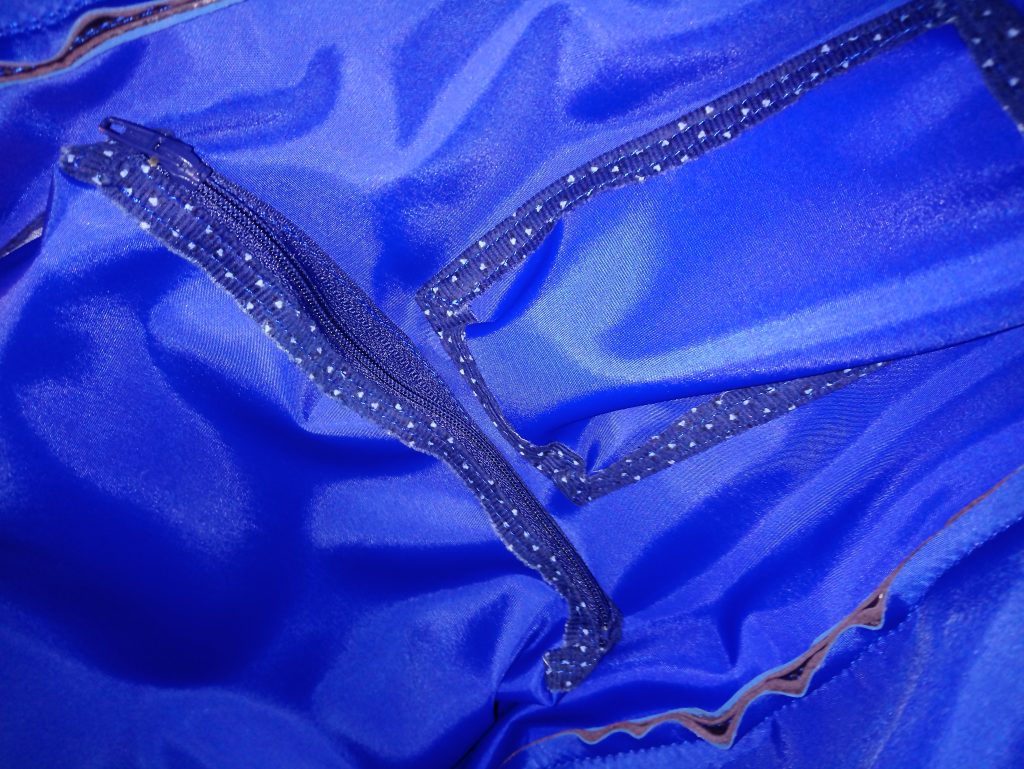 Alice Angevin, Les Sacs à M'Alice Sac Holster T4 Vachettes noire bordé bleu, doublure détail