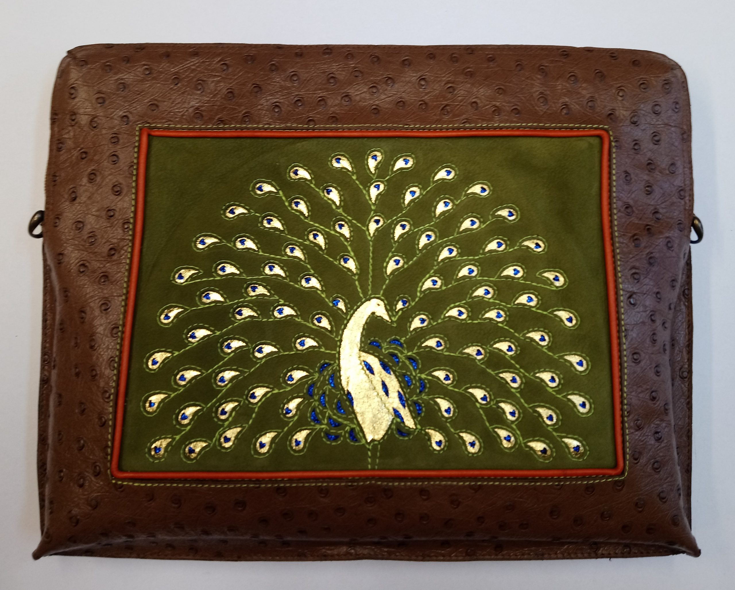 Les Sacs à M'Alice,Alice Angevin, Housse à PC Portable Chevreau autruche Marron Paon