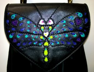 Alice Angevin Pochette Aumonière Vachettes noires Libellule