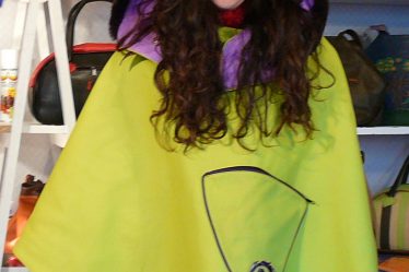 Alice Angevin, Les Sacs à M'Alice Vêtement poncho veau anis, de face