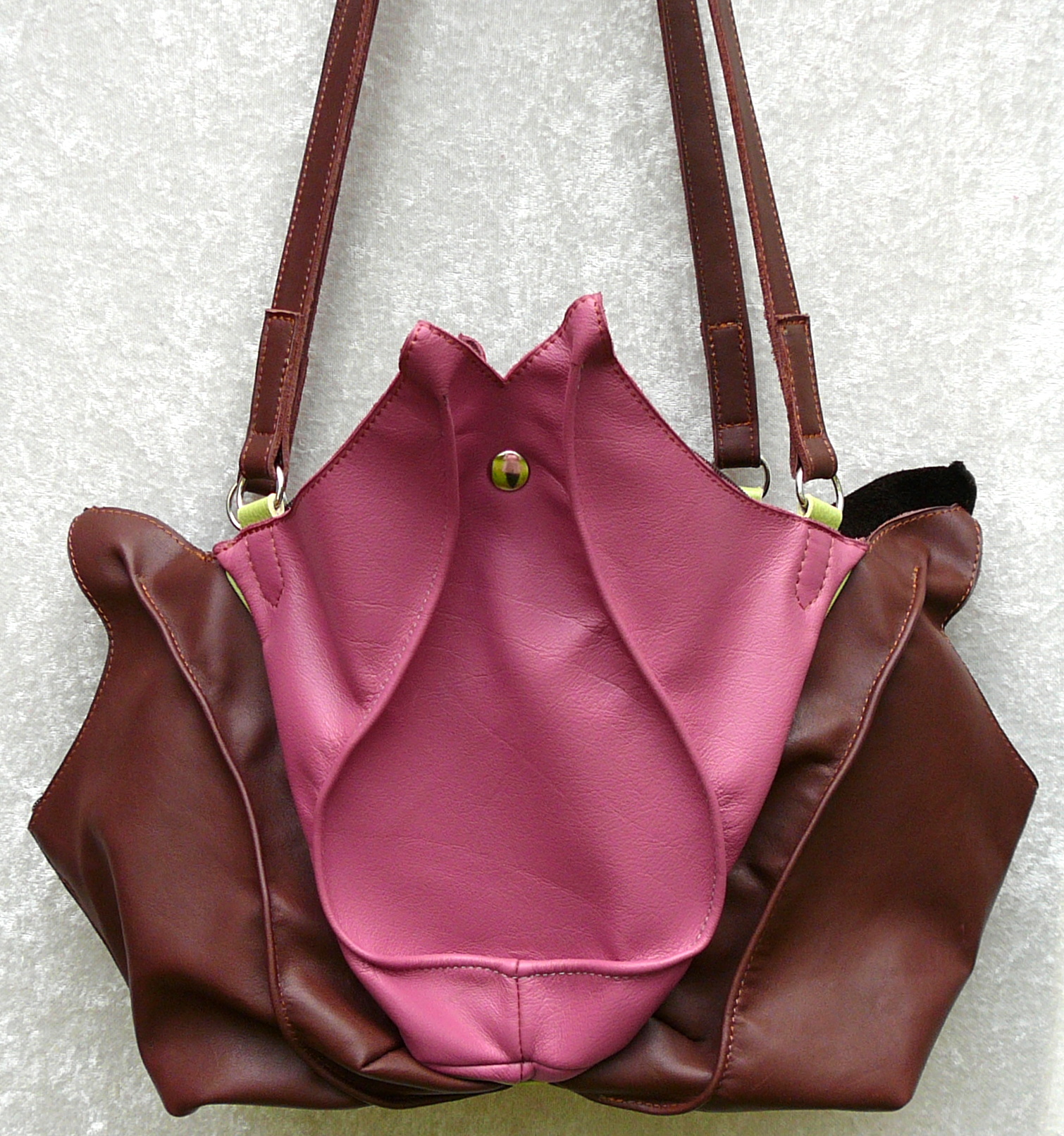 Alice Angevin, Les Sacs à M'Alice Sac à Main Coeur de Lotus Marron Rose 47x30x14.