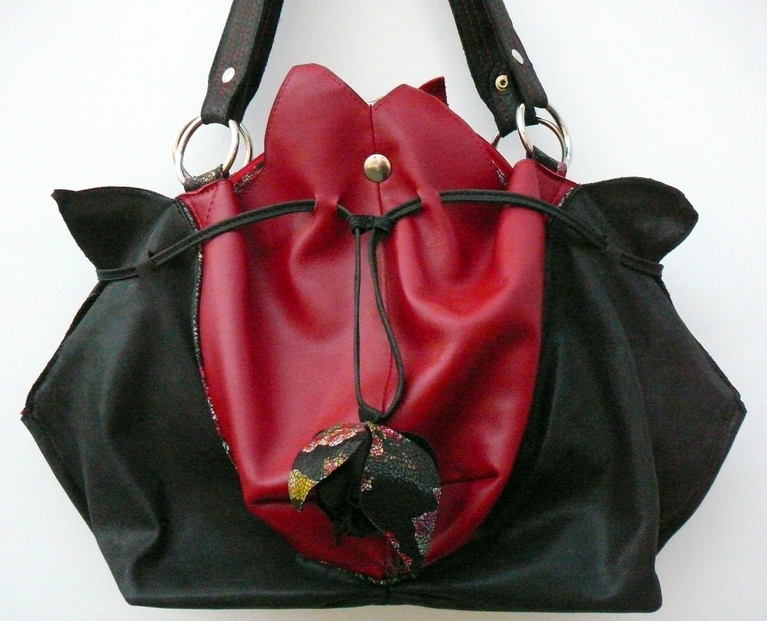 Alice Angevin, Les Sacs à M'Alice Sac à Main Coeur de Lotus Noir et Rouge (47x30x14)3