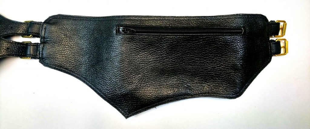 A.A. Les Sacs à M'Alice, Ceinture à poches Inasku veau noir et fantaisie dos zip coté gauche