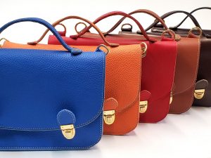 Petits Sacs en cuir en Boutique