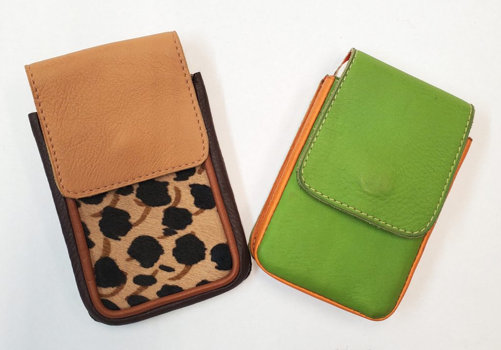 A.A.Les Sacs à M'Alice 2 Coques à Portable