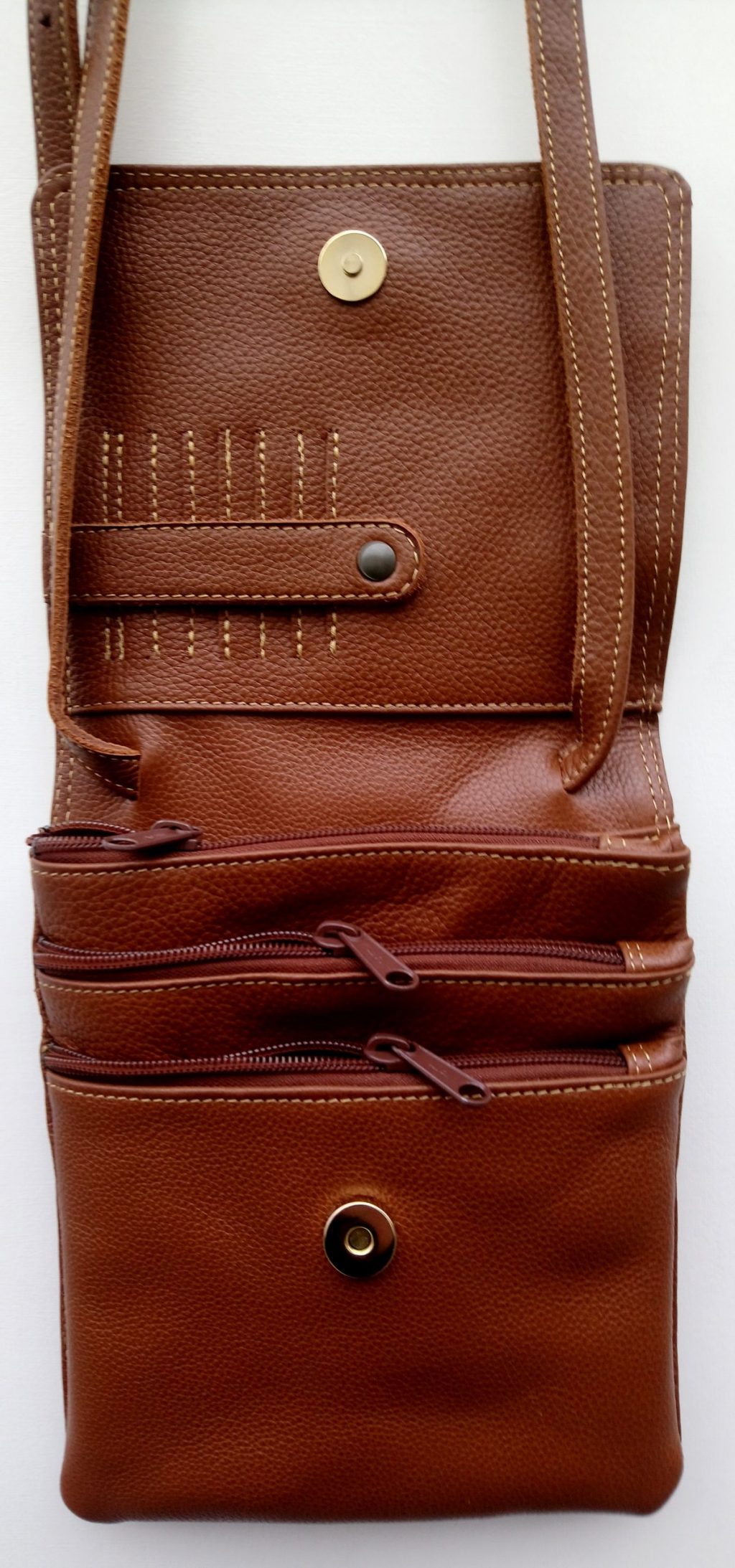 A.A.Les Sacs à M'Alice, Pochette Mynky cognac ouverte