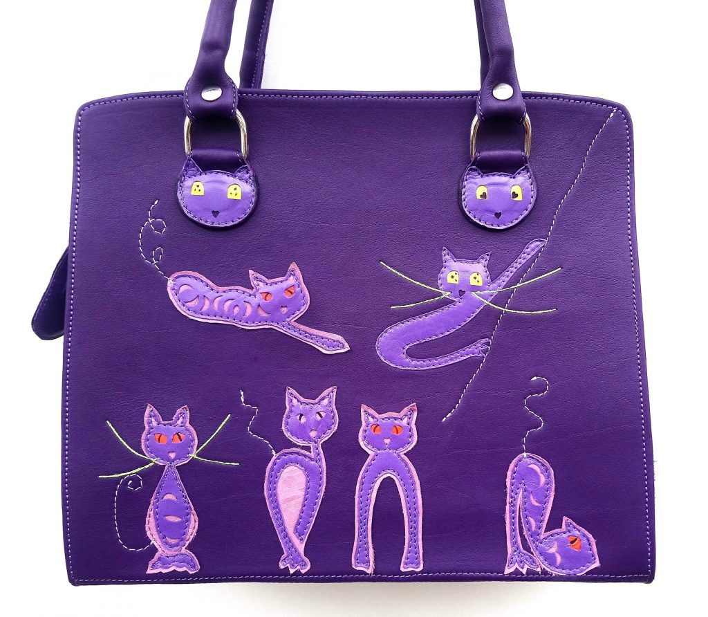 Les Sacs à M’Alice, A.A. Sac à Main Kéko Chats Violet,vachette P.F., chevreaux,buffle d’eau rose, devant près