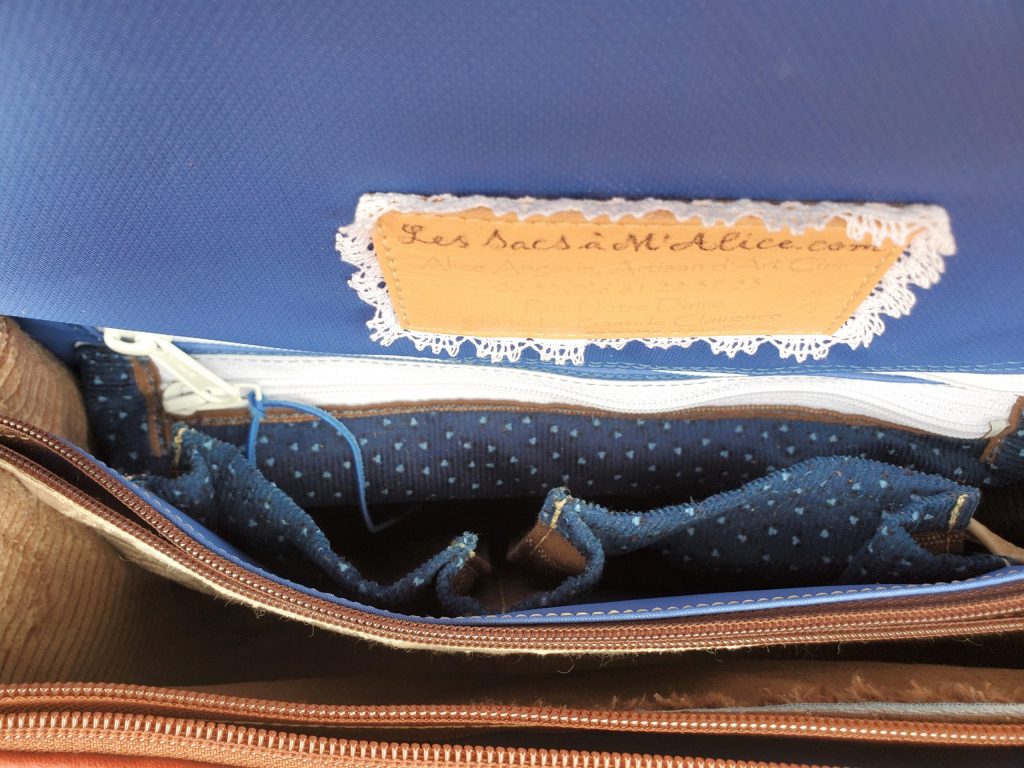 Les Sacs à M'Alice.A.A.Besace rayé bleu bordé marron, 30x24x12 cm, détail doublure 3