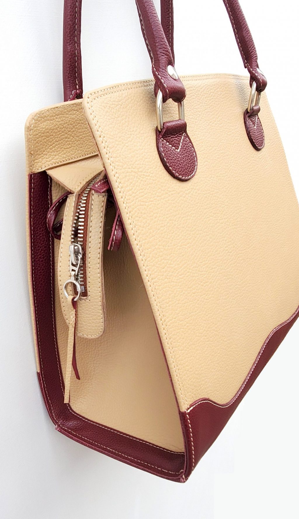 Les Sacs à M'Alice.A.A.Sac à main Kéko,31X27X13cm coté droit détail