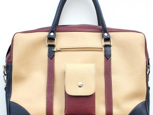Les Sacs à M'Alice.A.A.Sacoche à Ordi 43x30x10 cm devant poignets près